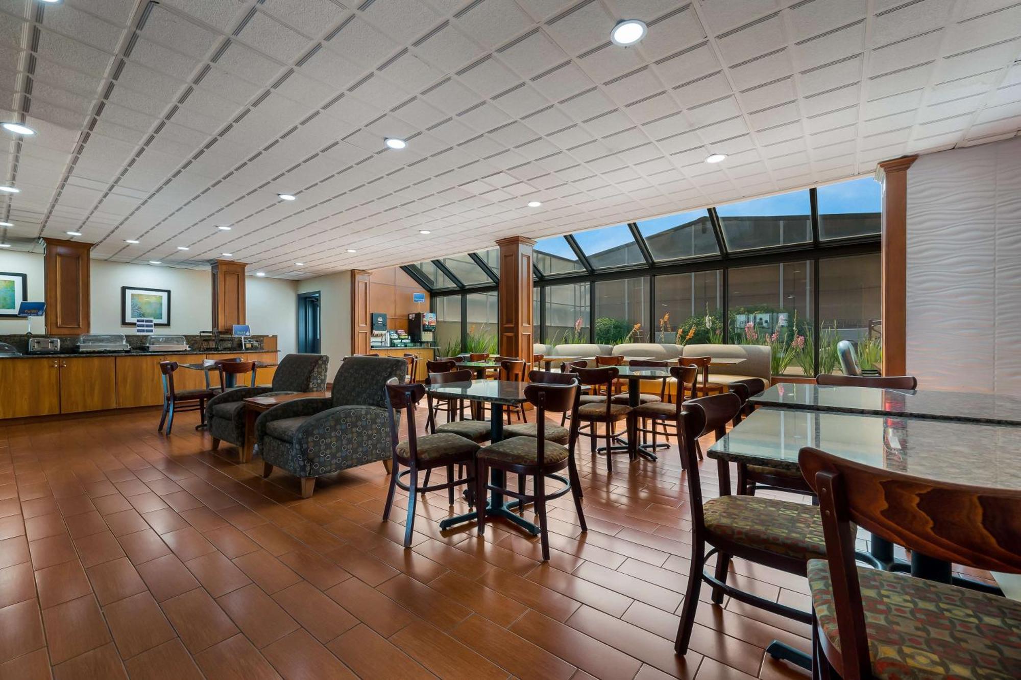 Hotel Western Detroit Livonia